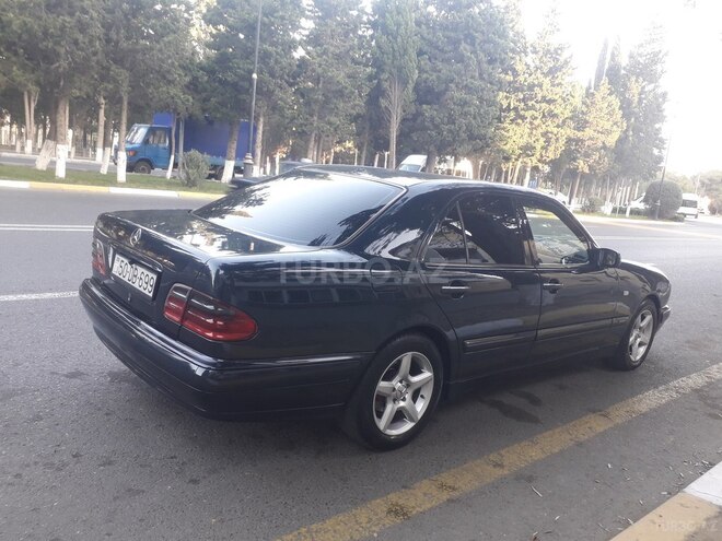 Mercedes E 240 1999, 315,263 km - 2.4 л - Sumqayıt
