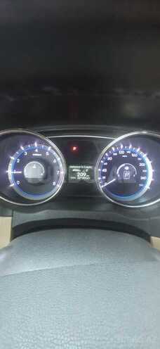 Hyundai Sonata 2010, 230,000 km - 2.4 l - Samux