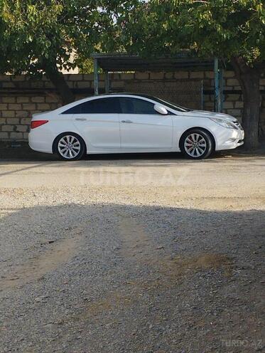 Hyundai Sonata 2010, 230,000 km - 2.4 l - Samux