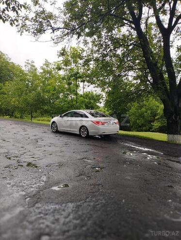 Hyundai Sonata 2010, 230,000 km - 2.4 l - Samux