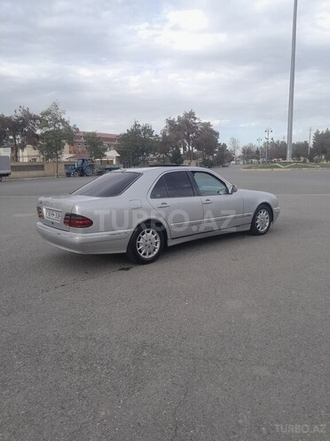 Mercedes E 240 1999, 254,198 km - 2.4 л - Zərdab