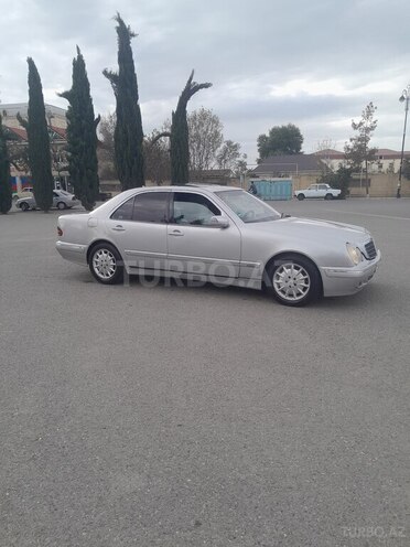 Mercedes E 240 1999, 254,198 km - 2.4 л - Zərdab