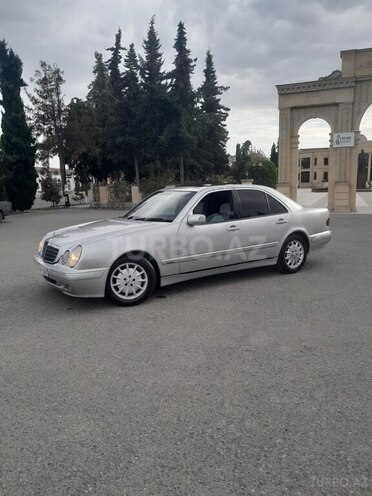 Mercedes E 240 1999, 254,198 km - 2.4 л - Zərdab