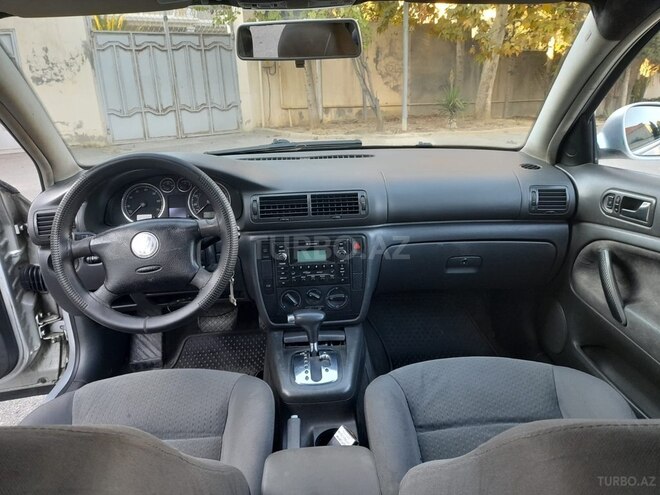 Volkswagen Passat 2004, 285,000 km - 1.8 l - Bakı