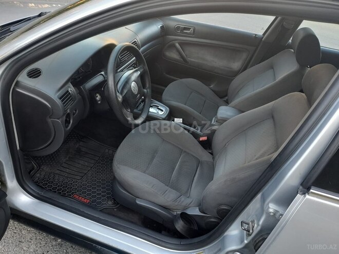 Volkswagen Passat 2004, 285,000 km - 1.8 l - Bakı