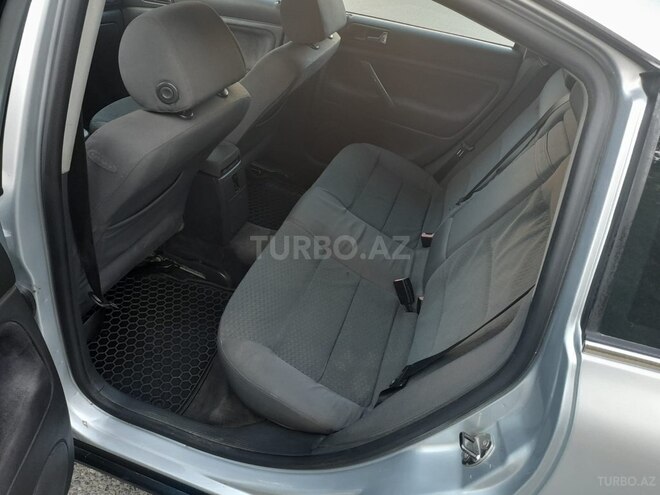 Volkswagen Passat 2004, 285,000 km - 1.8 l - Bakı