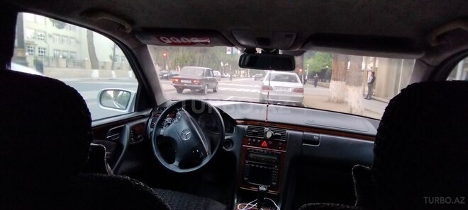 Mercedes E 270 2000, 660,000 km - 2.7 l - Qazax