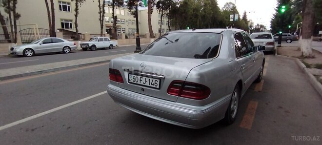 Mercedes E 270 2000, 660,000 km - 2.7 l - Qazax