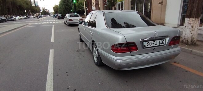 Mercedes E 270 2000, 660,000 km - 2.7 l - Qazax