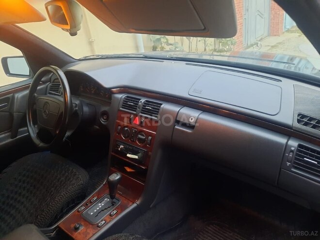 Mercedes E 230 1996, 417,000 km - 2.3 l - Bakı