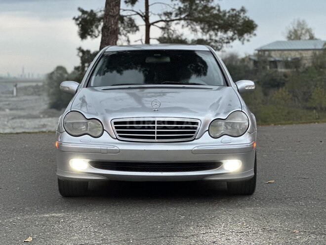 Mercedes C 230 2005, 250,000 km - 1.8 l - Quba