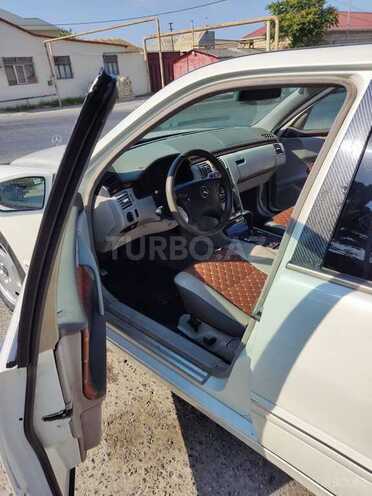 Mercedes E 220 2001, 241,214 km - 2.2 l - Bakı
