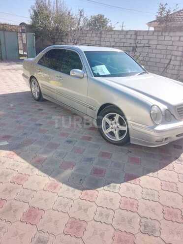 Mercedes E 200 1999, 220,000 km - 2.0 l - Qazax