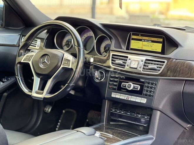 Mercedes E 220 2013, 228,400 km - 2.2 l - Bakı