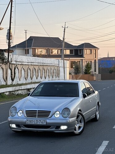 Mercedes E 240 2001, 260,000 km - 2.6 l - Zaqatala