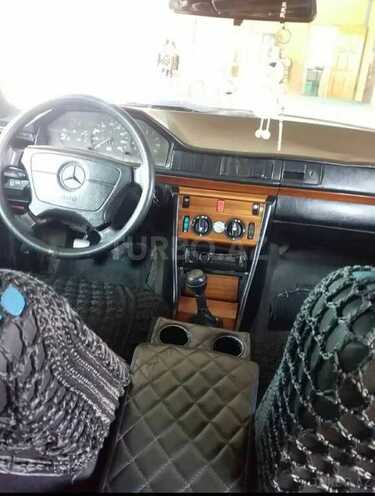 Mercedes E 200 1992, 300,000 km - 2.0 l - İmişli