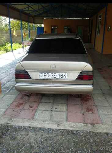 Mercedes E 200 1992, 300,000 km - 2.0 l - İmişli