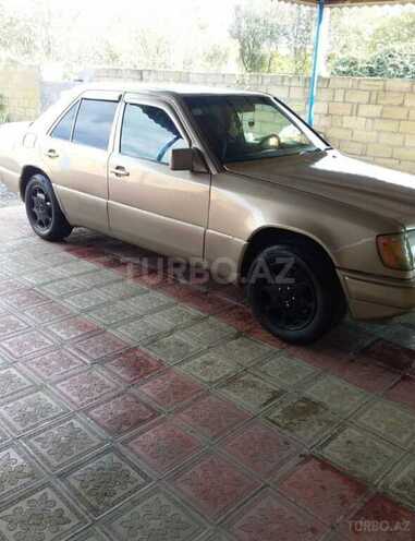 Mercedes E 200 1992, 300,000 km - 2.0 l - İmişli