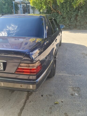 Mercedes E 220 1995, 561,000 km - 2.2 l - Bakı