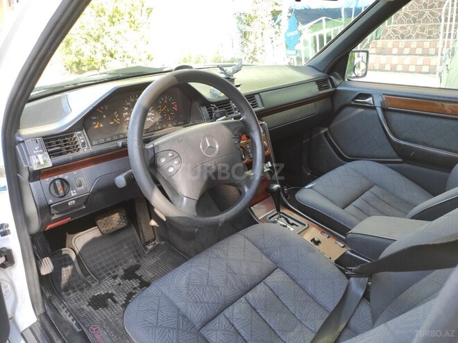 Mercedes E 220 1994, 460,000 km - 2.2 l - Bakı