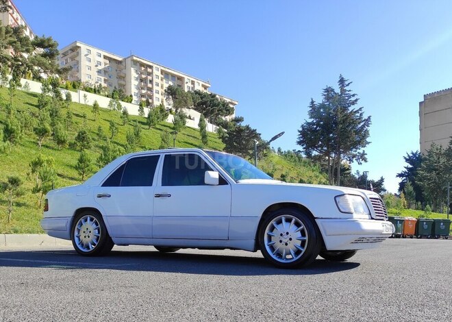 Mercedes E 220 1994, 460,000 km - 2.2 l - Bakı
