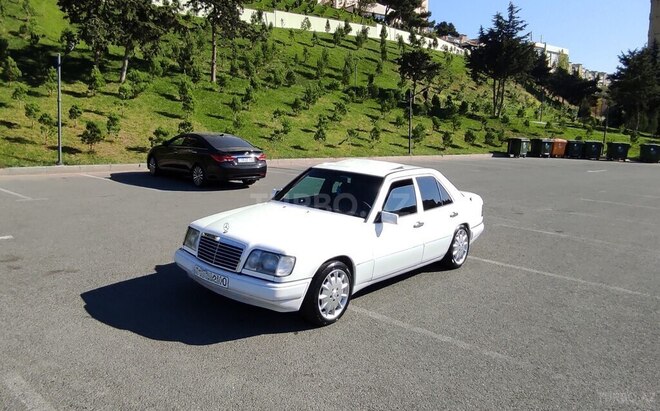 Mercedes E 220 1994, 460,000 km - 2.2 l - Bakı