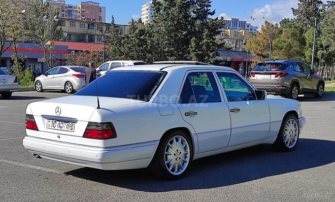 Mercedes E 220 1994, 460,000 km - 2.2 l - Bakı