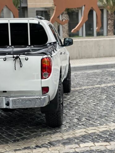 Mitsubishi L200 2011, 230,000 km - 2.5 l - Bakı
