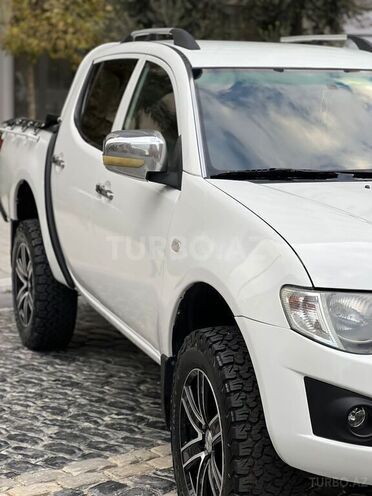 Mitsubishi L200 2011, 230,000 km - 2.5 l - Bakı