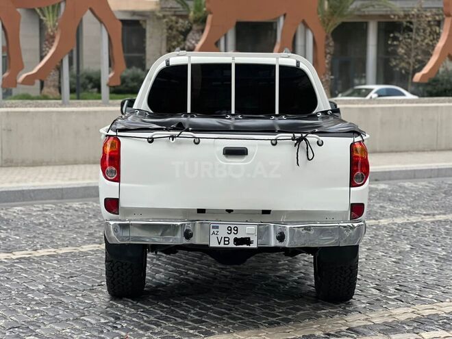 Mitsubishi L200 2011, 230,000 km - 2.5 l - Bakı