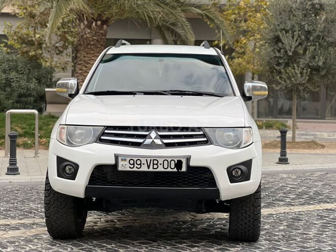 Mitsubishi L200 2011, 230,000 km - 2.5 l - Bakı