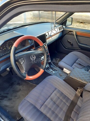 Mercedes E 260 1991, 419,825 km - 2.6 l - Bakı