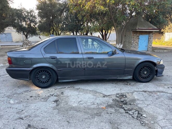 BMW 318 1993, 396,000 km - 1.8 l - Sumqayıt