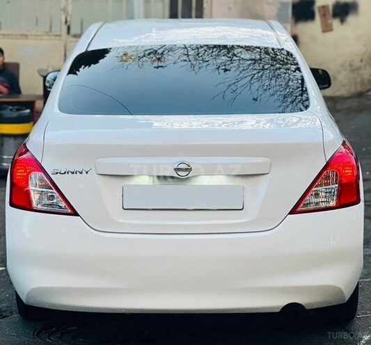 Nissan Sunny 2013, 140,000 km - 1.5 l - Bakı