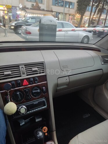 Mercedes C 200 1999, 194,932 km - 2.0 л - Bakı