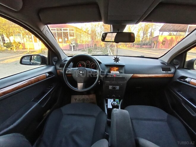 Opel Astra 2005, 260,000 km - 1.3 l - Salyan