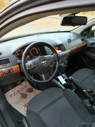 Opel Astra 2005, 260,000 km - 1.3 l - Salyan