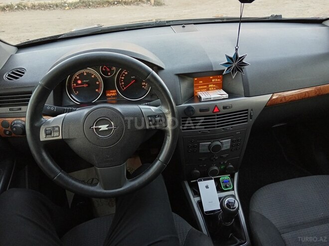 Opel Astra 2005, 260,000 km - 1.3 l - Salyan