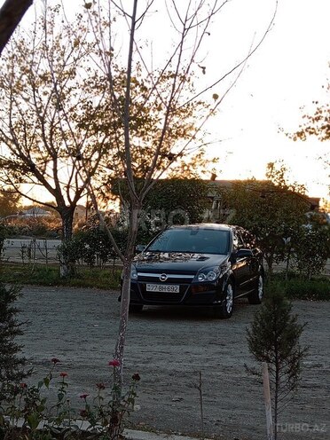 Opel Astra 2005, 260,000 km - 1.3 l - Salyan