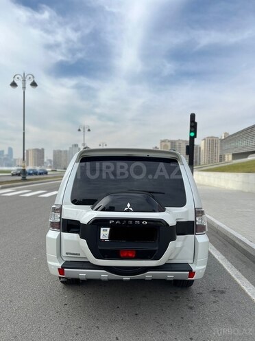 Mitsubishi Pajero 2016, 94,000 km - 3.0 л - Bakı