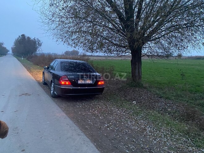 Mercedes E 240 2002, 384,000 km - 2.4 l - Salyan