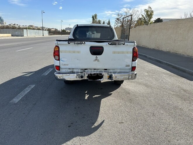 Mitsubishi L200 2013, 584,959 km - 2.5 l - Bakı