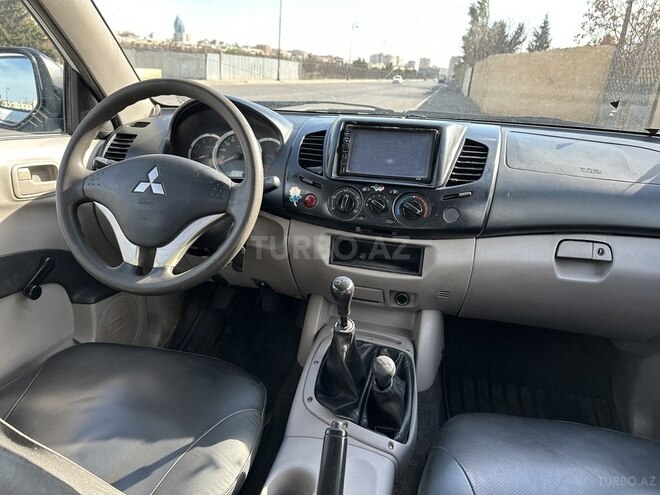 Mitsubishi L200 2013, 584,959 km - 2.5 l - Bakı