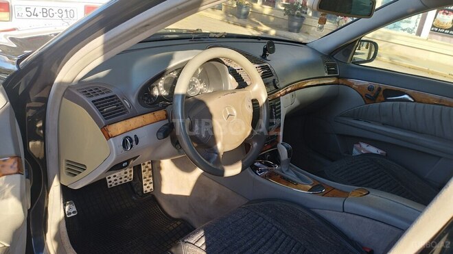Mercedes E 320 2002, 282,581 km - 3.2 l - Sabirabad