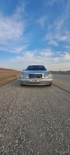 Mercedes E 220 1999, 403,653 km - 2.2 l - Bakı