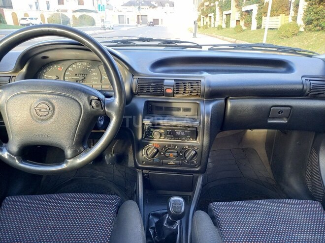 Opel Astra 1995, 350,000 km - 1.6 l - Bakı