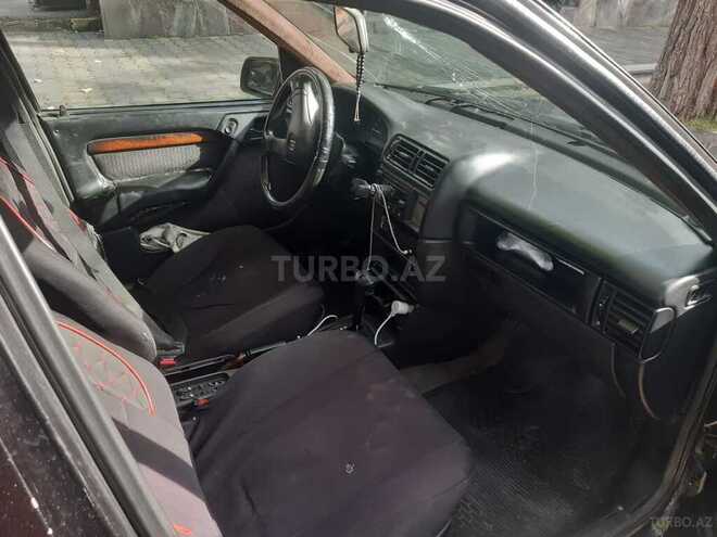 Opel Vectra 1992, 534,235 km - 2.0 l - Qax
