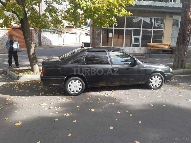 Opel Vectra 1992, 534,235 km - 2.0 l - Qax