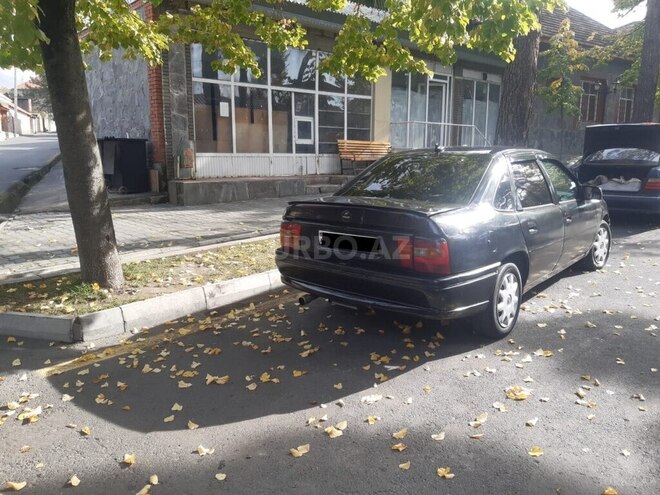 Opel Vectra 1992, 534,235 km - 2.0 l - Qax