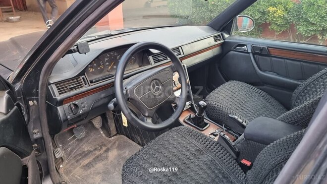 Mercedes E 250 1994, 165,495 km - 2.5 л - Bakı